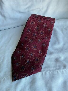 Vintage Men's Tie Lilly Dache Burgundy Patterned Tie